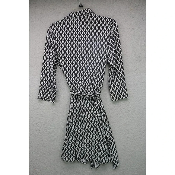 Laundry by Shelli Segal Black and White Wrap Dress-Size Medium - Picture 8 of 9